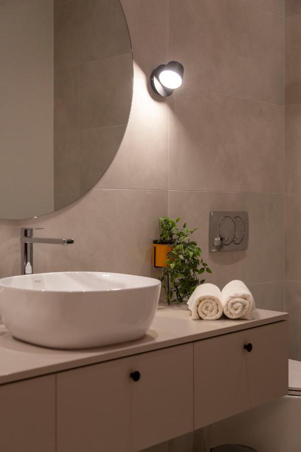 Luxurious Minimalist Residence With Sauna By Prestige Homes Budapest Exterior foto