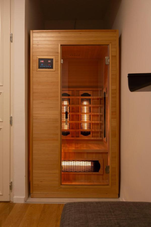 Luxurious Minimalist Residence With Sauna By Prestige Homes Budapest Exterior foto